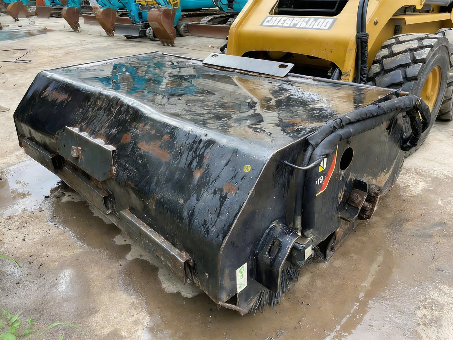 Подержанный скользящий погрузчик Caterpillar 226B