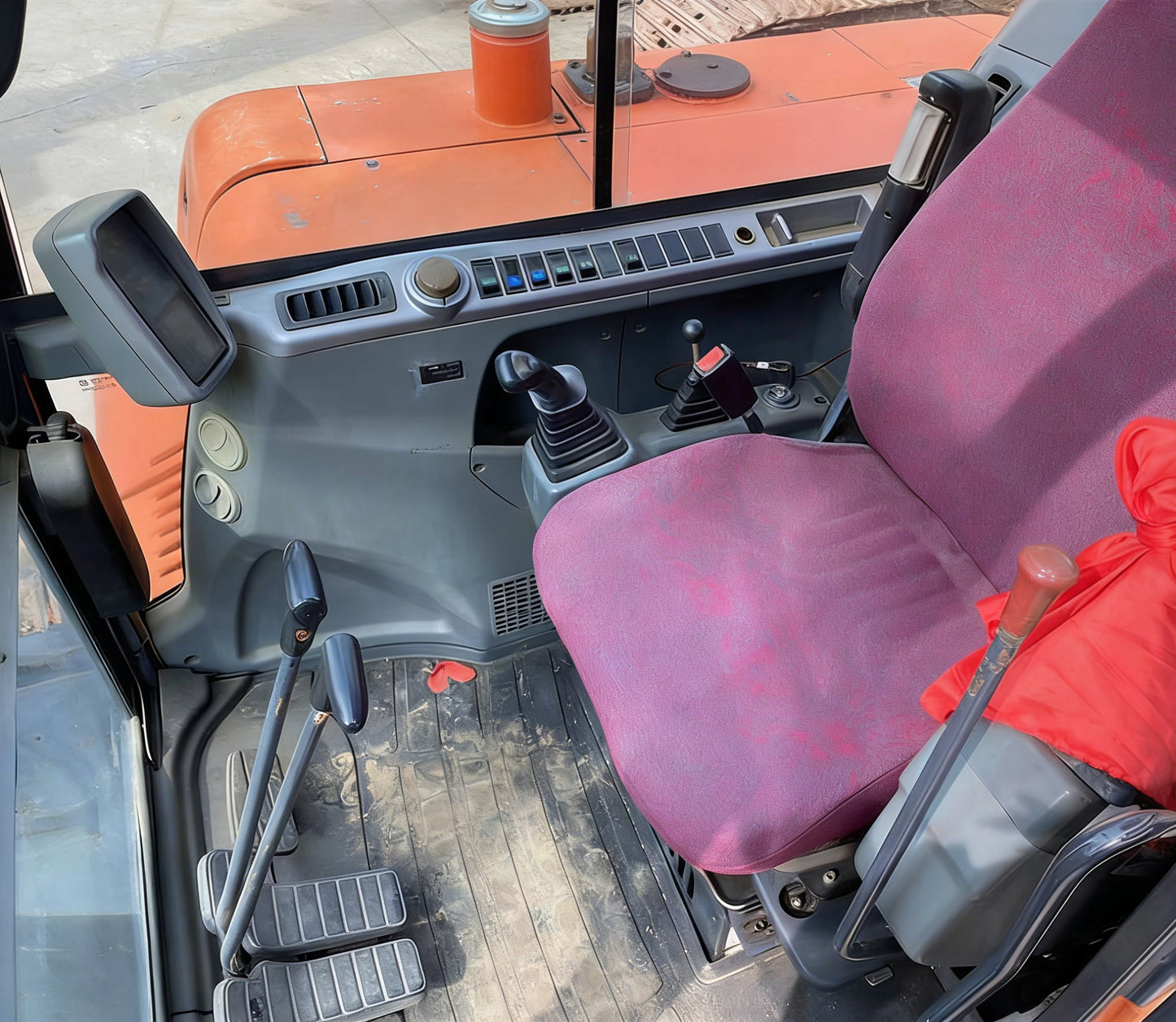 Подержанный экскаватор Doosan DX60-9C