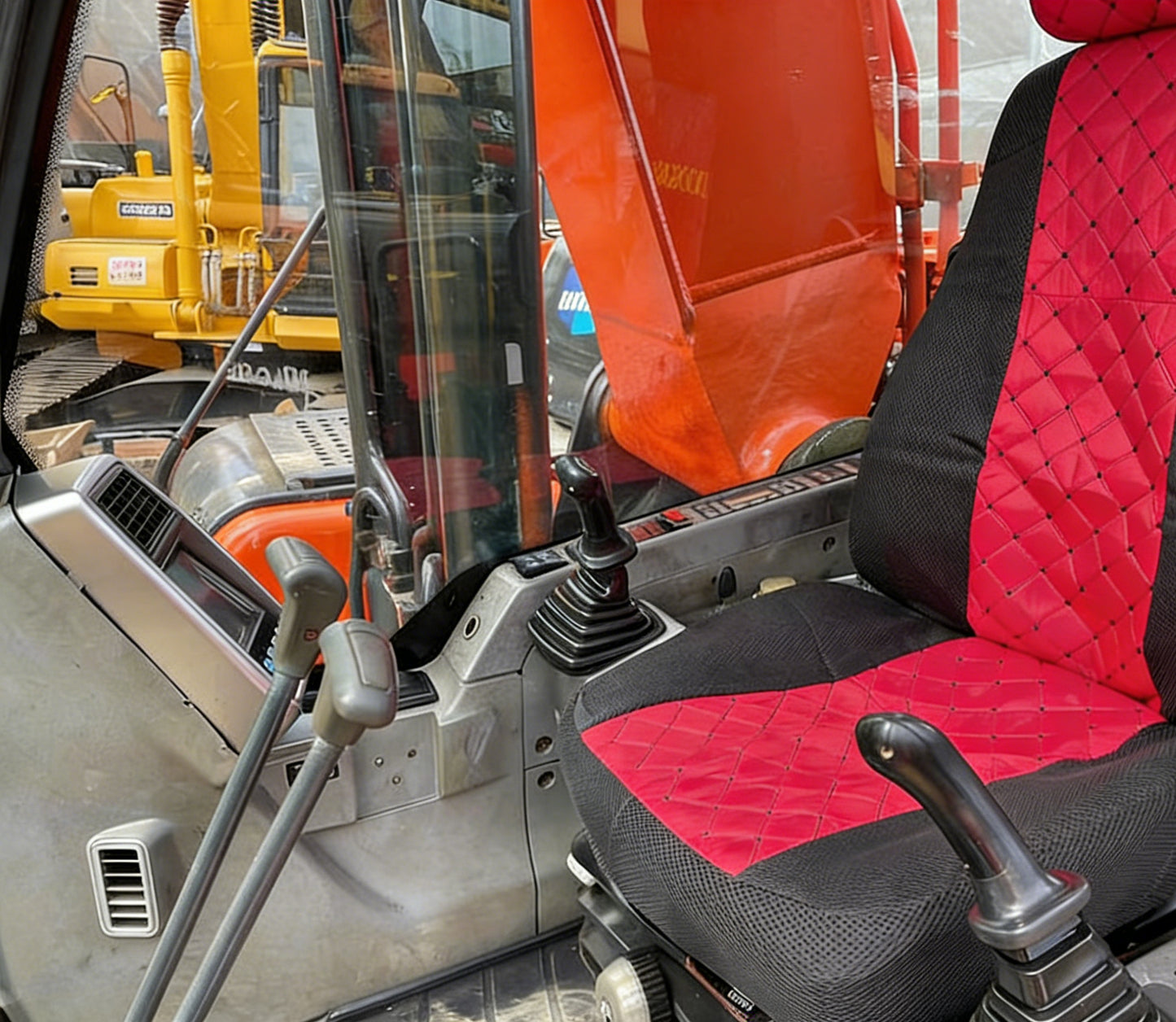 Собственный б/у экскаватор Doosan DX225LC | идеальное сочетание стабильности и эффективности