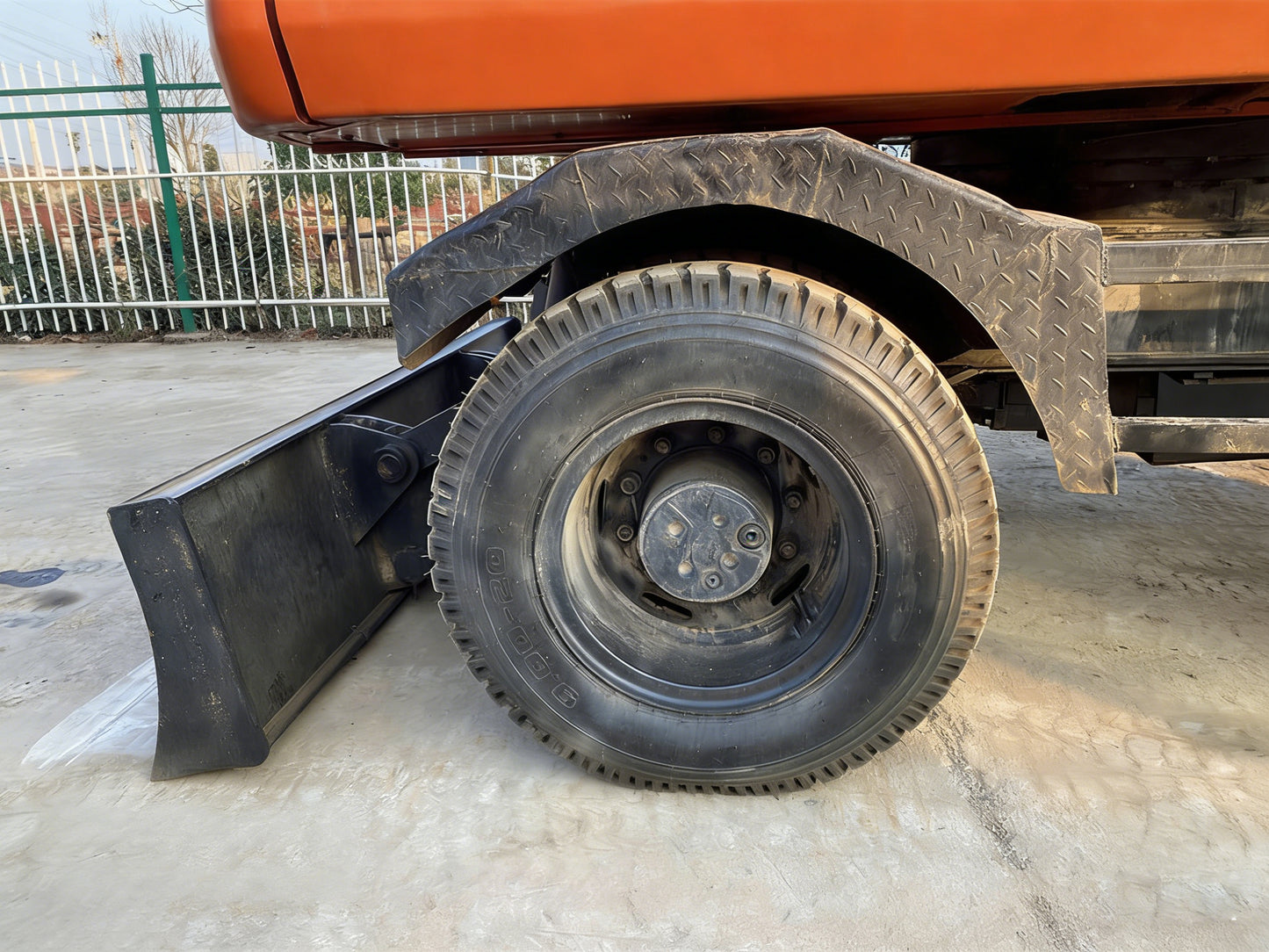 Вторичный экскаватор Doosan 150 колесный