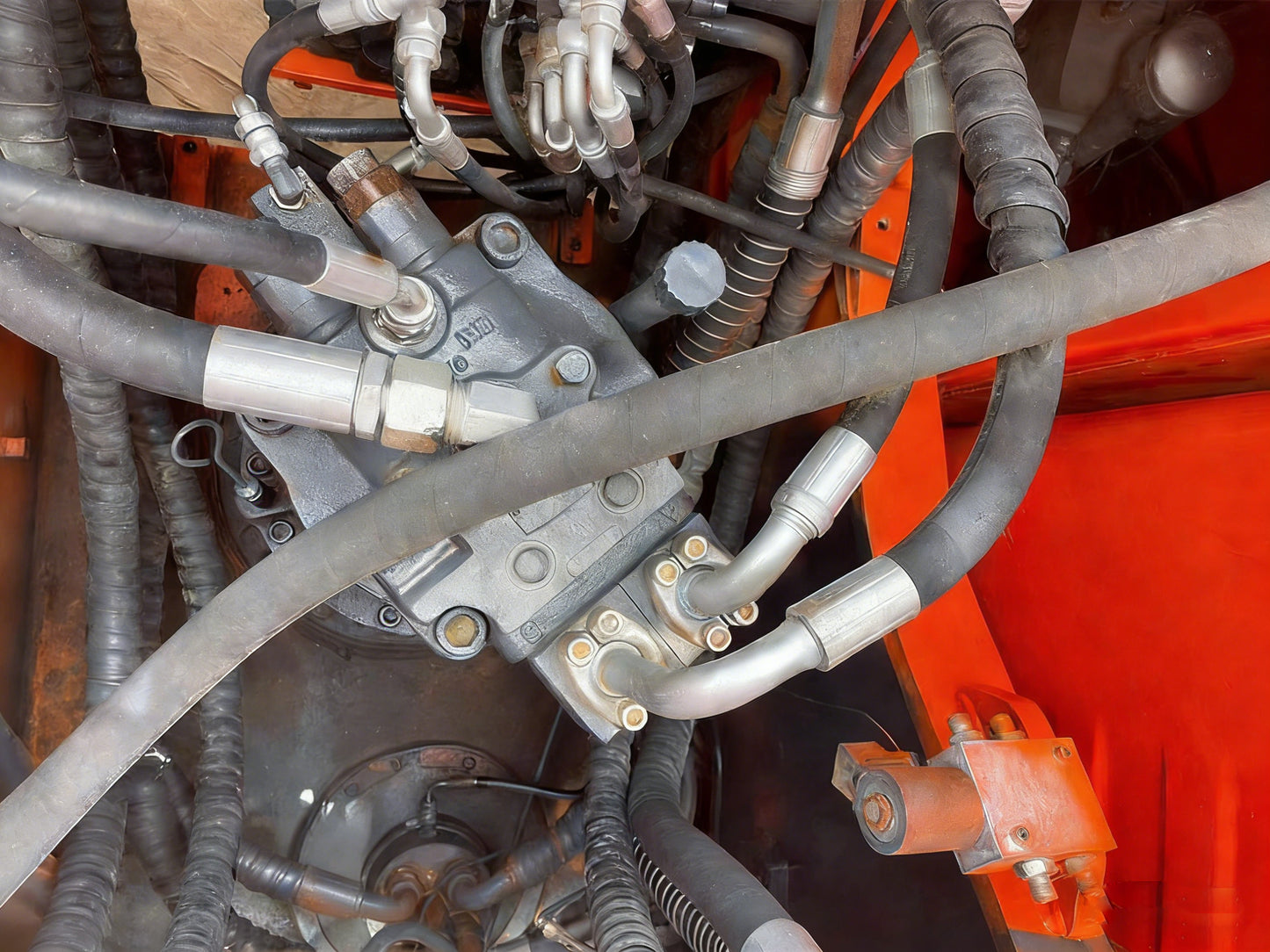 Собственный б/у экскаватор Doosan DX225LC | идеальное сочетание стабильности и эффективности