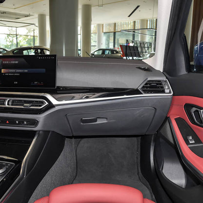 BMW i3 2025 года выпуска черный и красный цвета