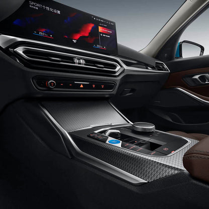 BMW i3 2025 года выпуска черный и красный цвета