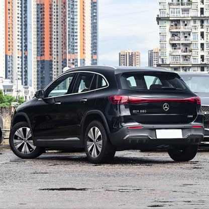 Mercedes EQA260 электромобиль черный