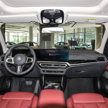 BMW i3 2025 года выпуска черный и красный цвета
