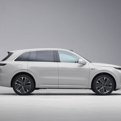 Автомобиль Li Auto - Li L6 серый