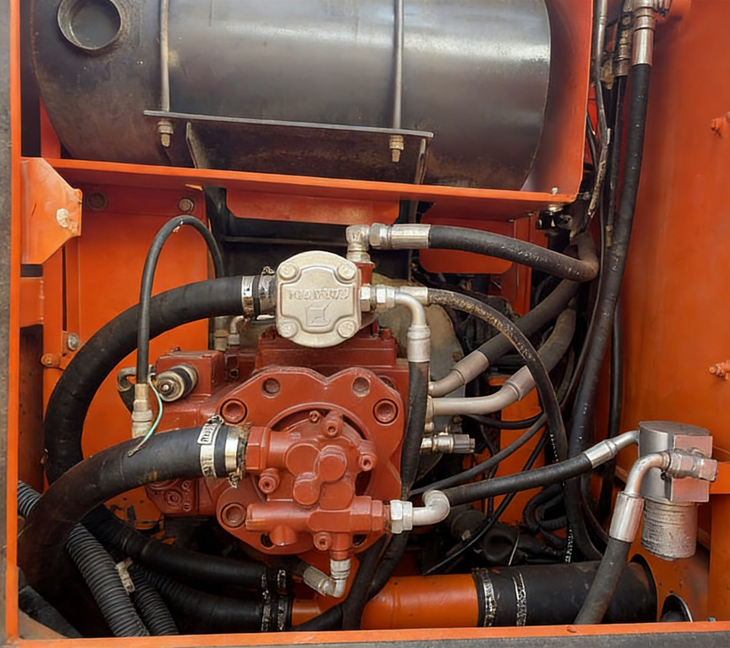 Вторичный экскаватор Doosan 150 колесный