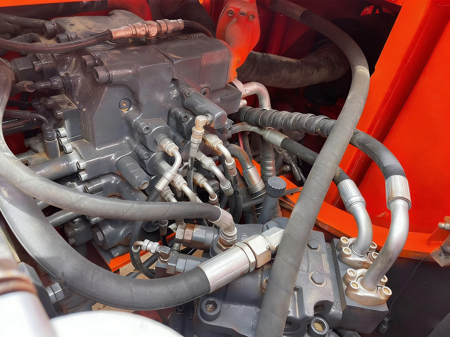 Собственный б/у экскаватор Doosan DX225LC | идеальное сочетание стабильности и эффективности