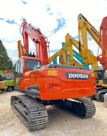 Собственный б/у экскаватор Doosan DX225LC | идеальное сочетание стабильности и эффективности