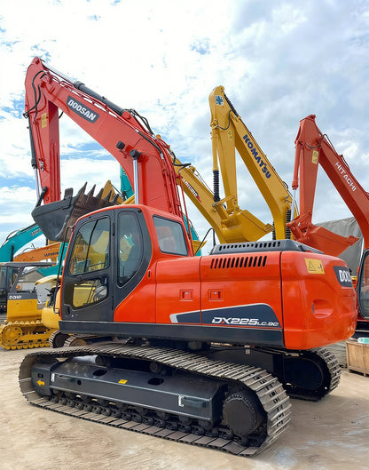 Собственный б/у экскаватор Doosan DX225LC | идеальное сочетание стабильности и эффективности