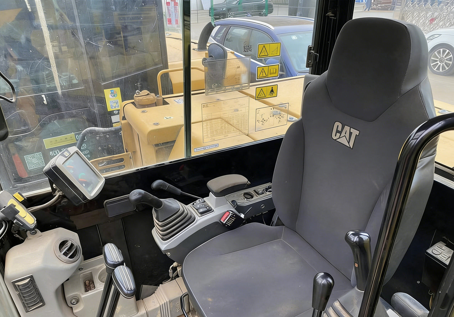 Подержанный экскаватор Caterpillar 305.5E2