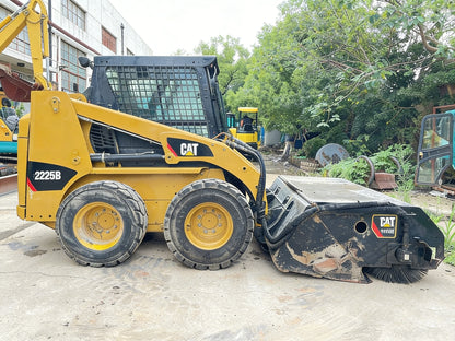 Подержанный скользящий погрузчик Caterpillar 226B