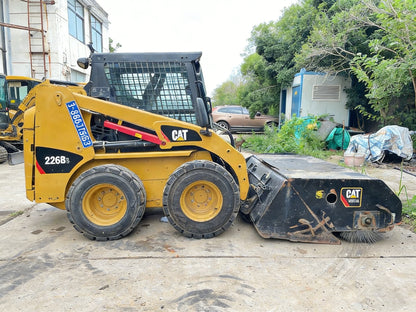 Подержанный скользящий погрузчик Caterpillar 226B