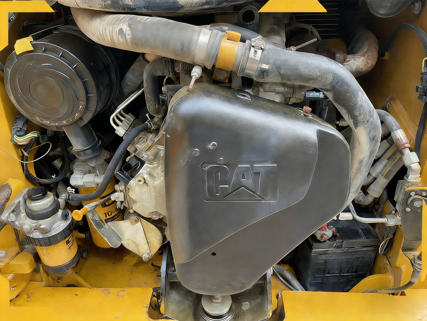 Подержанный скользящий погрузчик Caterpillar 226B